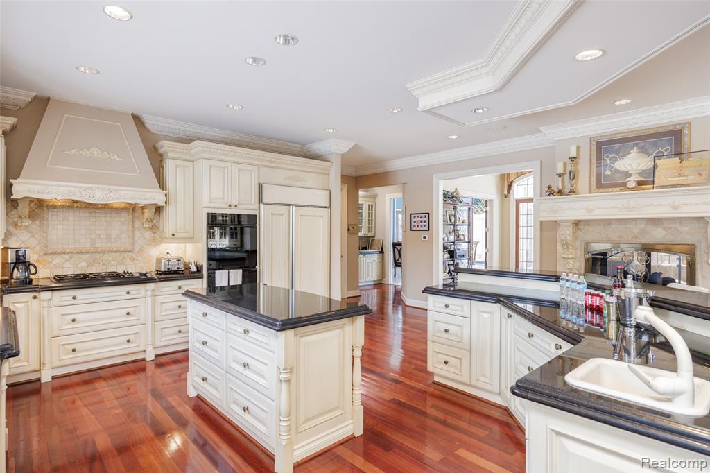 5165 Abbey Road, Rochester, MI, 48306