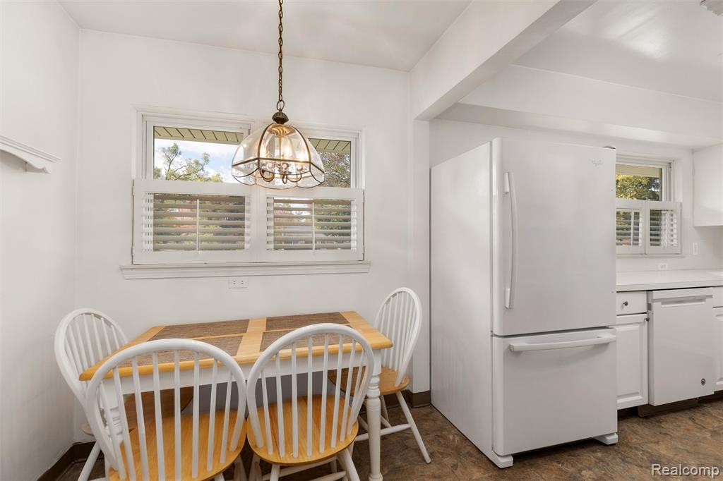 31220 Sheridan Drive, Beverly Hills, MI 48025 — Photo 24