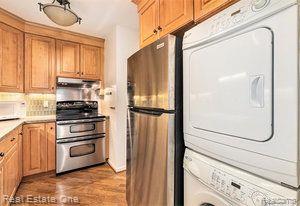 1814 COLONIAL VILLAGE Way, 2, Waterford, MI 48328 — Photo 9