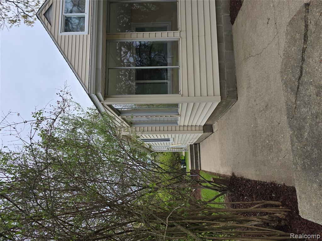 9114 Pontiac Lake Road, White Lake, MI — Photo 28