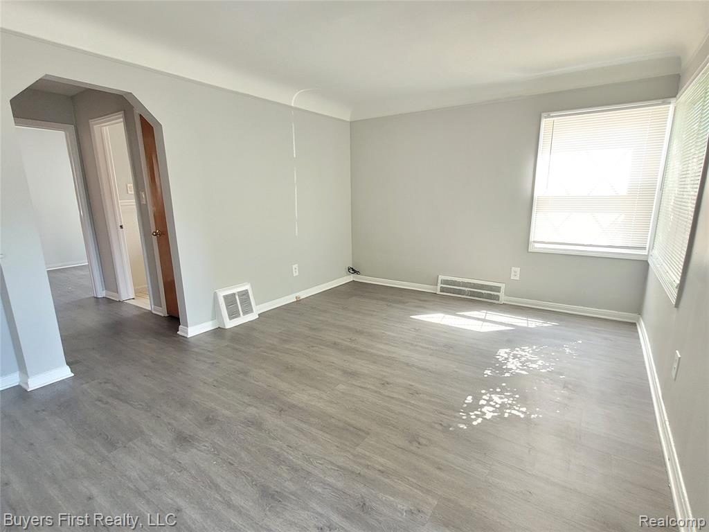 958 Cleveland Avenue, Lincoln Park, MI 48146 — Photo 4