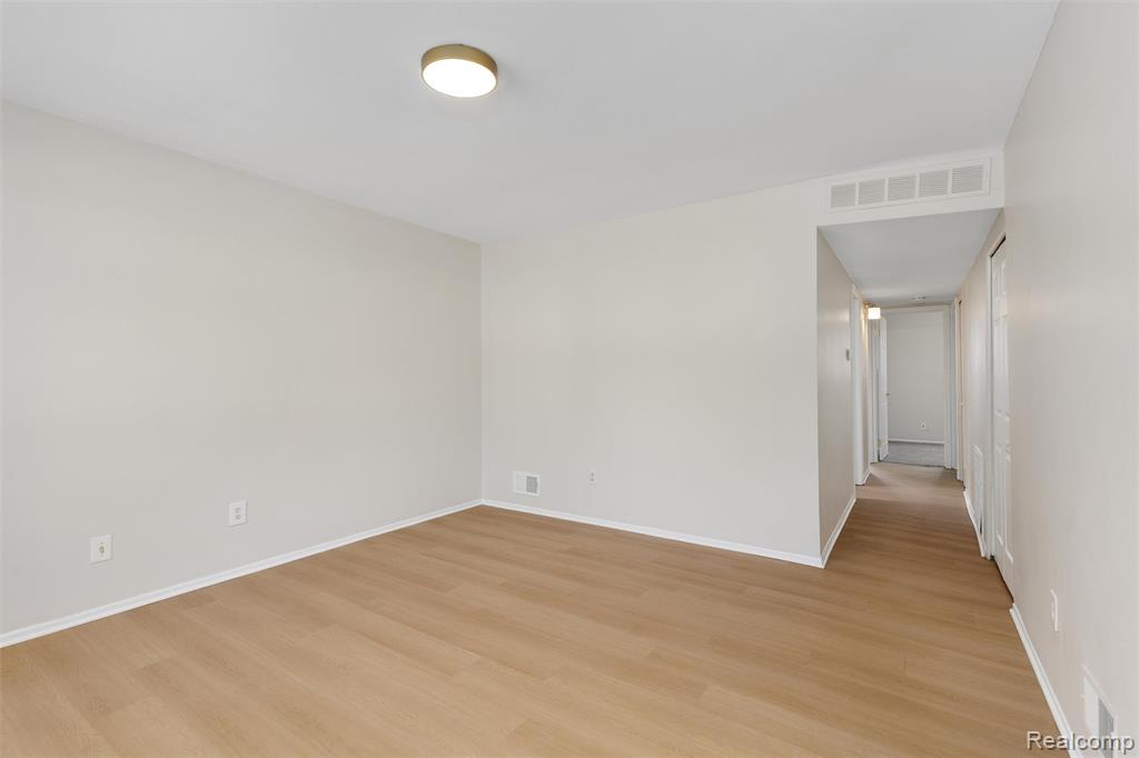8694 Maxwell Avenue, Warren, MI 48089 — Photo 8