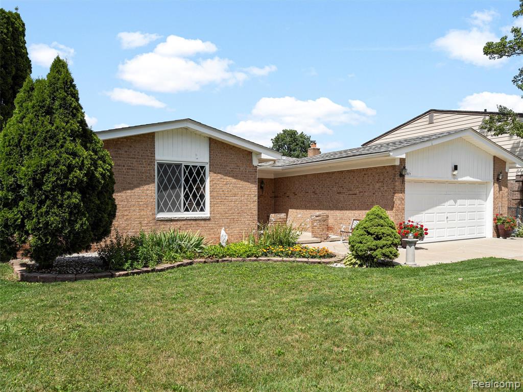 4971 Chadbourne Drive, Sterling Heights, MI 48310 — Photo 3