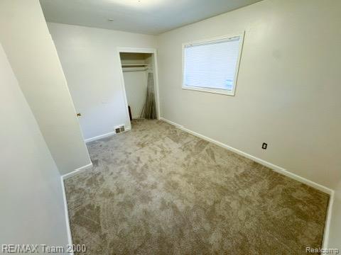 8390 Winston Lane, Dearborn Heights, MI 48127 — Photo 12