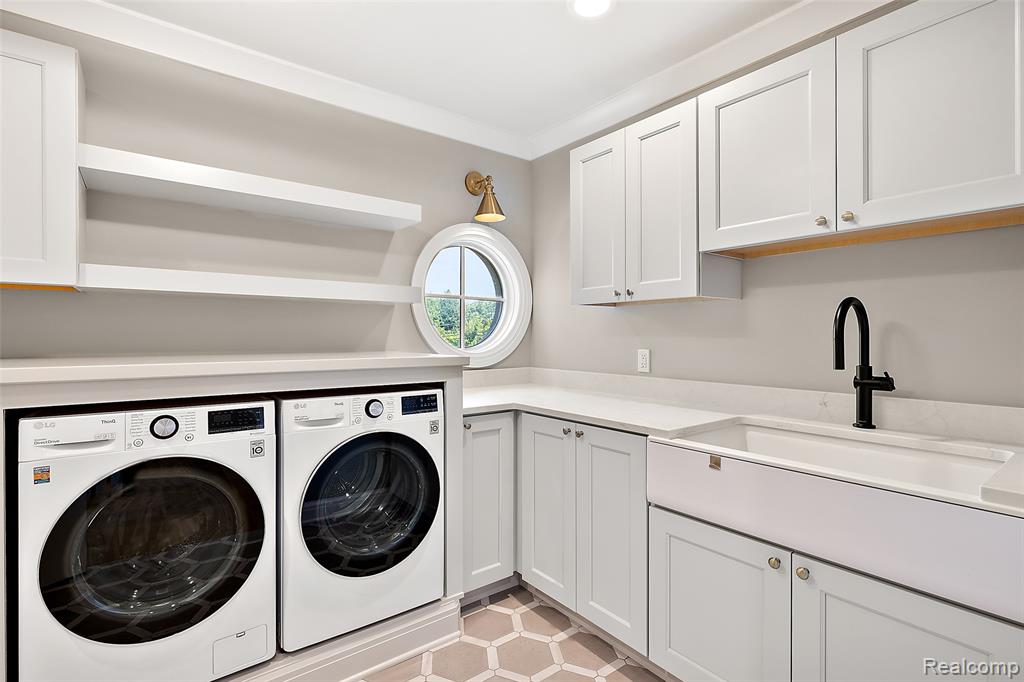 3268 Willis Drive, Oakland, MI, 48306