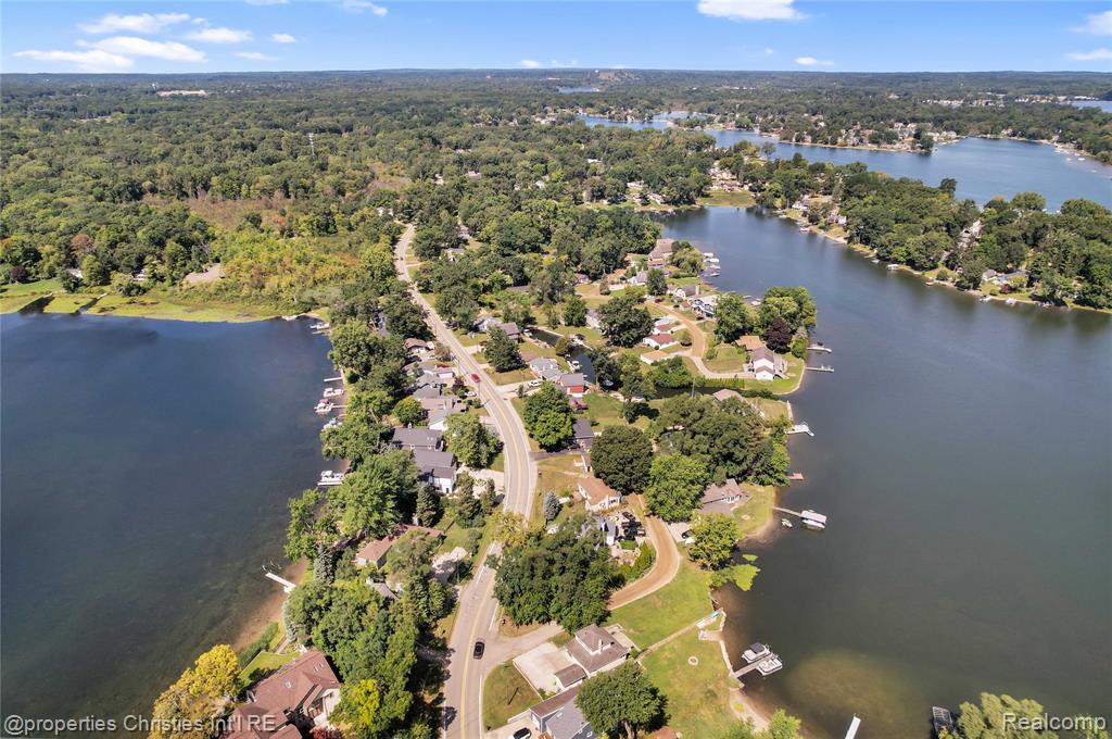 9439 Garforth Drive, White Lake, MI — Photo 21