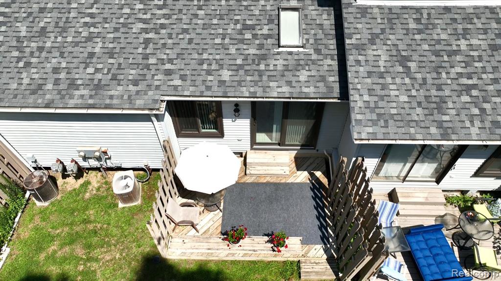1844 N Pontiac Trail, Walled Lake, MI 48390 — Photo 31