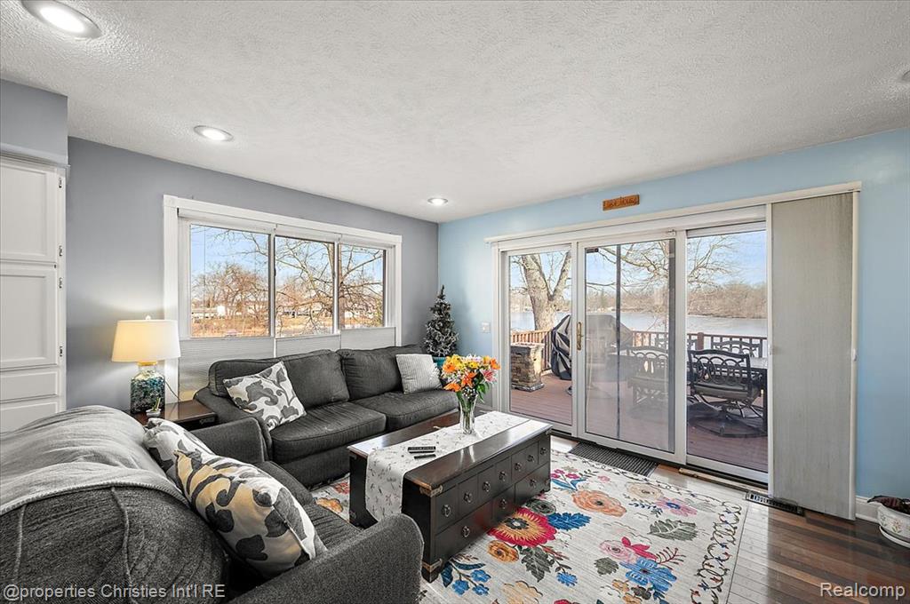 5832 Glen Echo Drive, Howell, MI 48843 — Photo 25