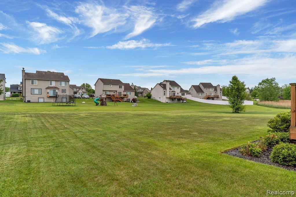 6300 LISMORE Circle, Grand Blanc, MI 48439 — Photo 40