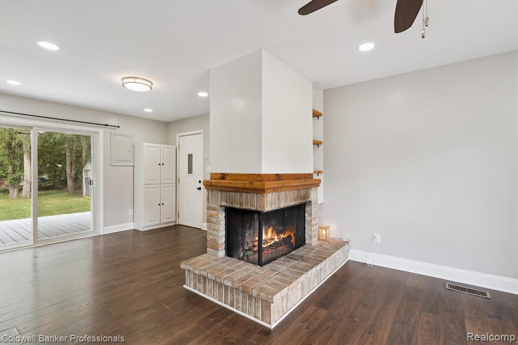 6314 Woodsdale Drive, Grand Blanc, MI 48439 — Photo 10