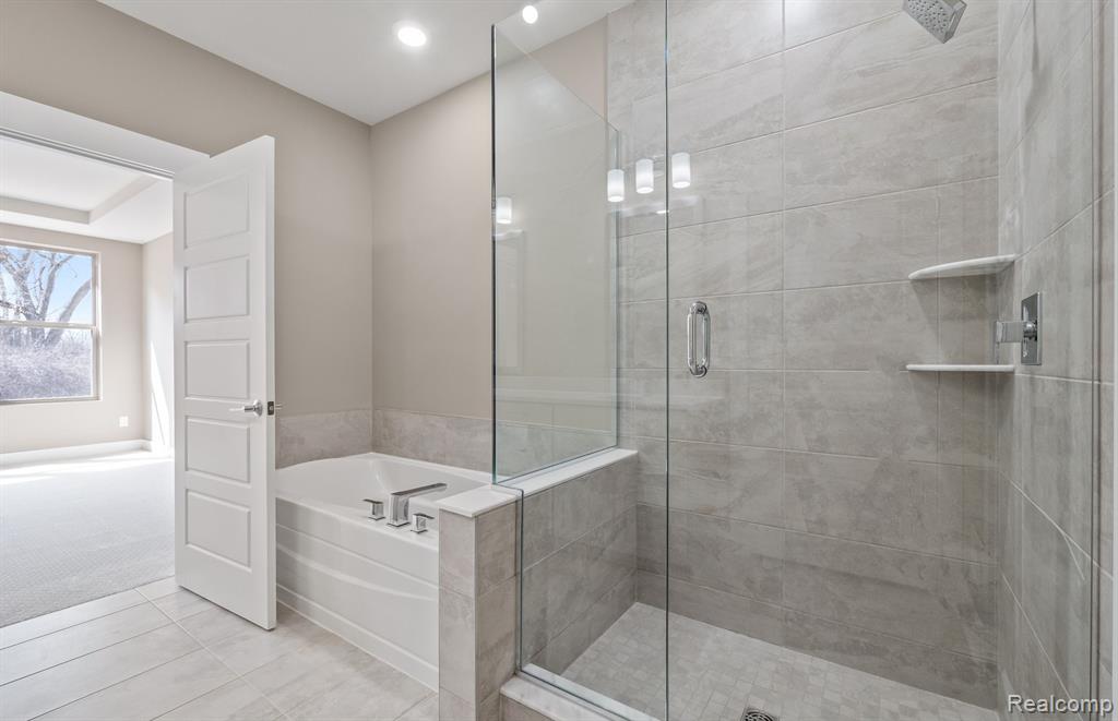 748 W SPANIEL Drive, Ann Arbor, MI 48108 — Photo 14