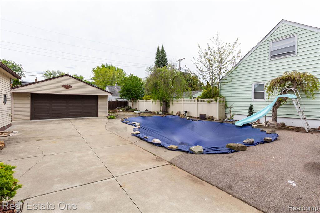 1977 Markese Avenue, Lincoln Park, MI 48146 — Photo 35