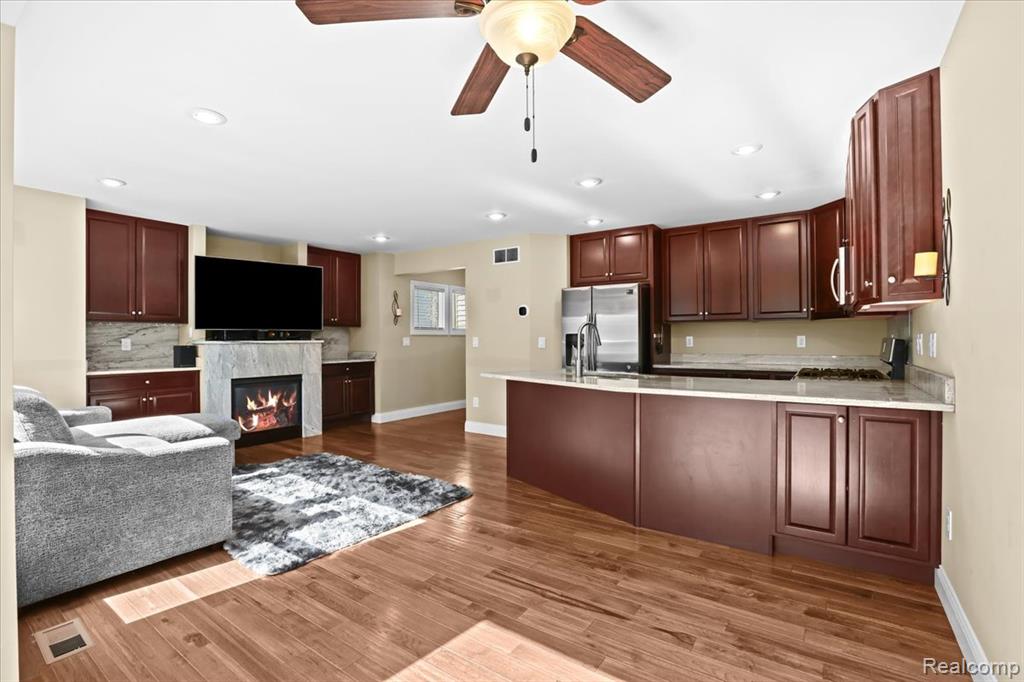 50511 Beechwood Court S, Plymouth, MI 48170 — Photo 8