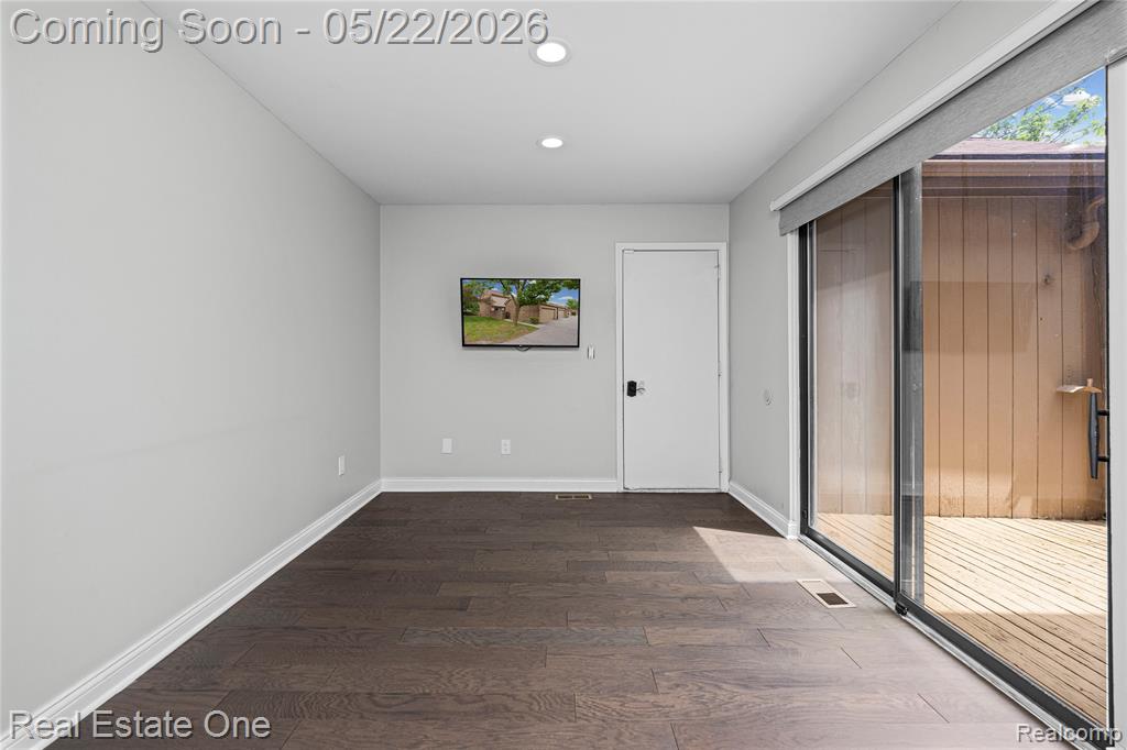 5345 Wright Way W, West Bloomfield, MI — Photo 31