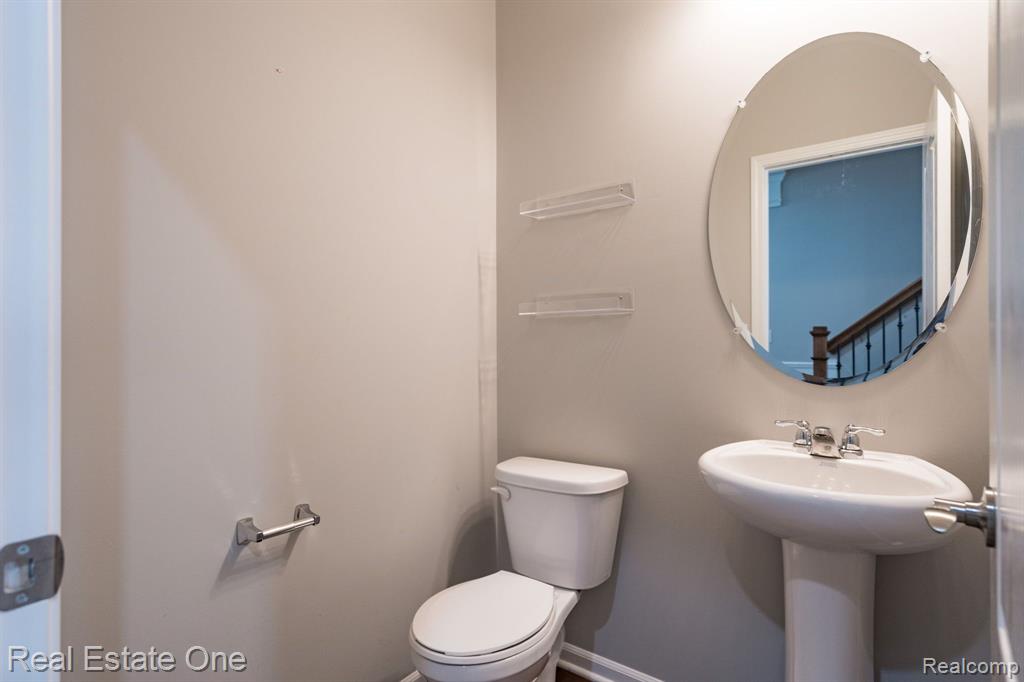 4896 BROOMFIELD Way, Lake Orion, MI — Photo 13