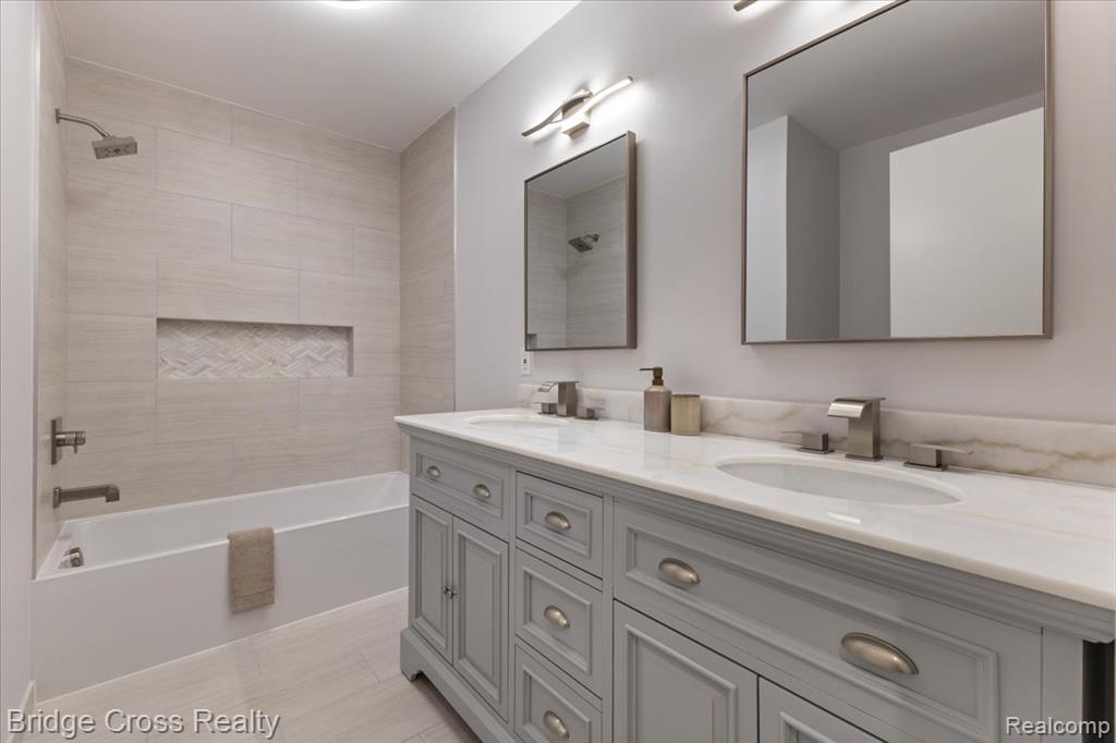 6258 Lindsay Court, West Bloomfield, MI 48324 — Photo 41