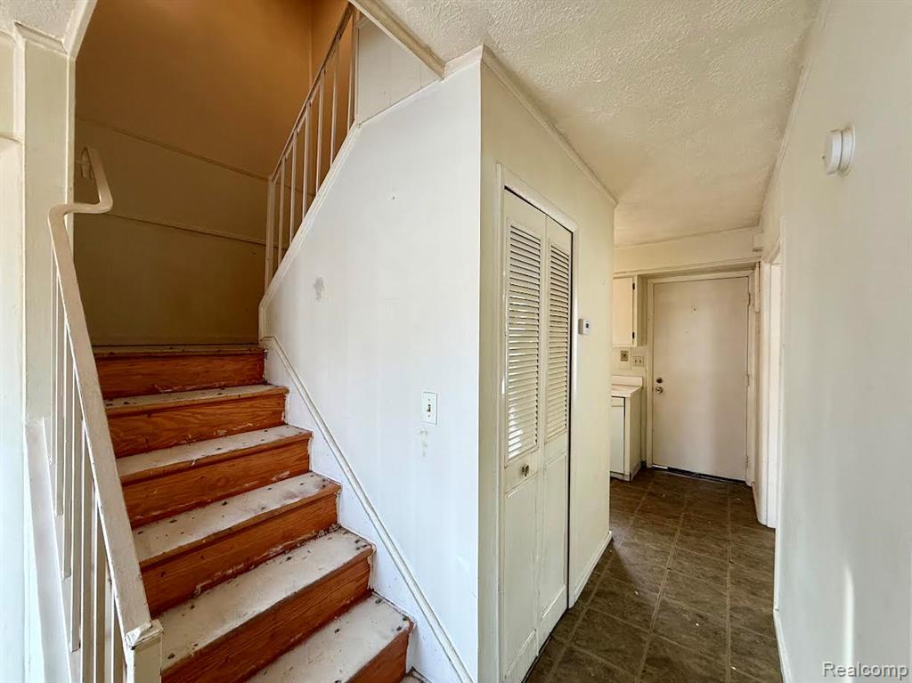 805 Estrada Drive, Belleville, MI 48111 — Photo 7