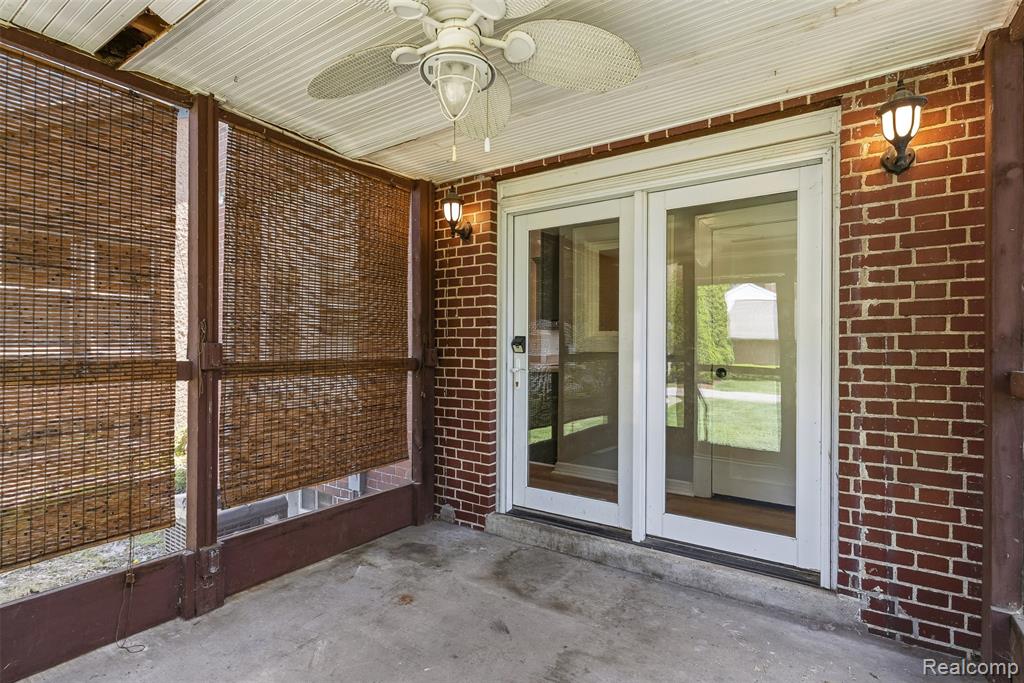 806 W Oliver Street, Owosso, MI 48867 — Photo 26