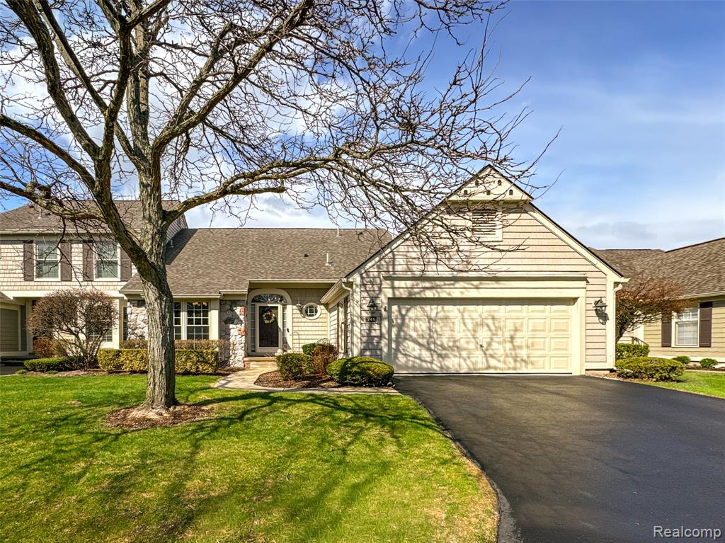 741 Briar Hill Lane, 111, Bloomfield Hills, MI 48304 — front exterior