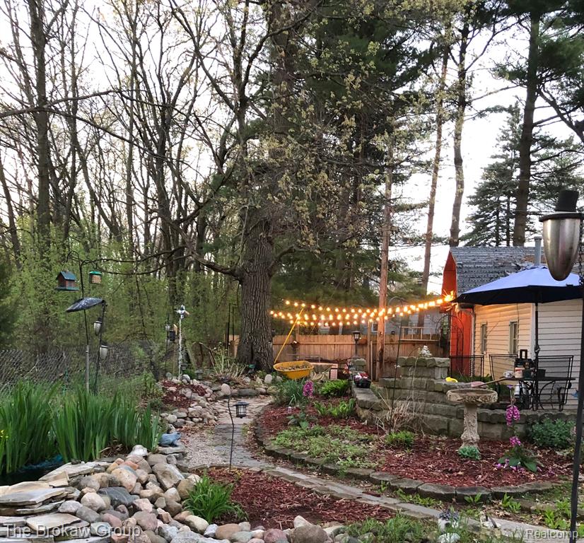 734 WOODLAND Avenue, Lake Orion, MI 48362 — Photo 22