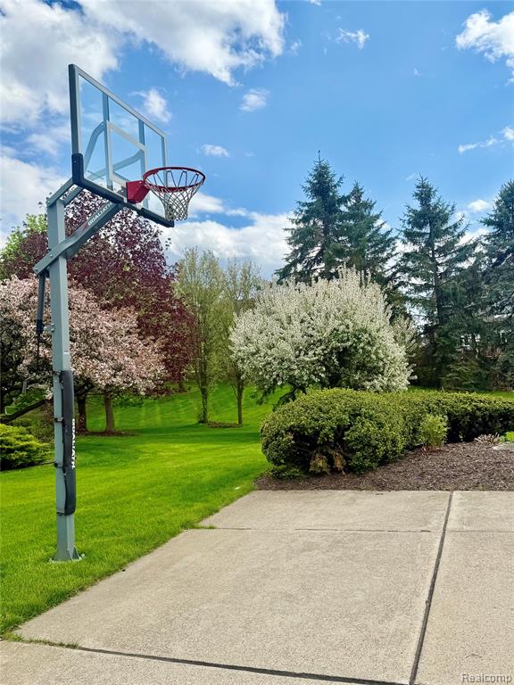 3432 Bonniebrook Court, Rochester, MI 48306 — Photo 48