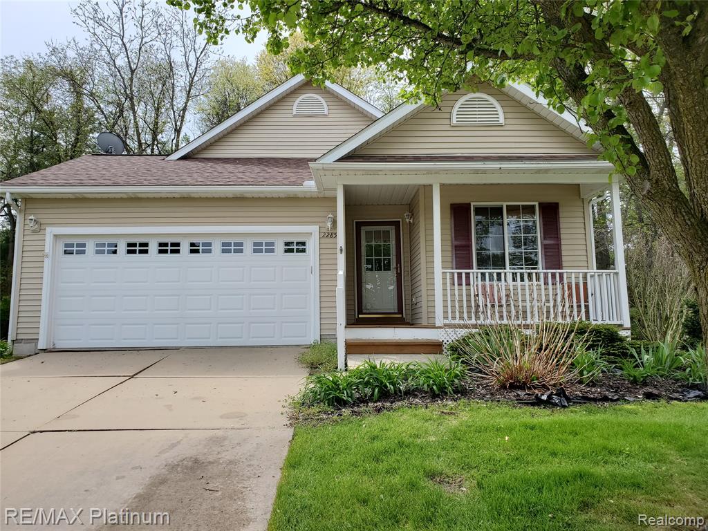 2285 Spartans Trail NW, 17, Pinckney, MI 48169 — front exterior