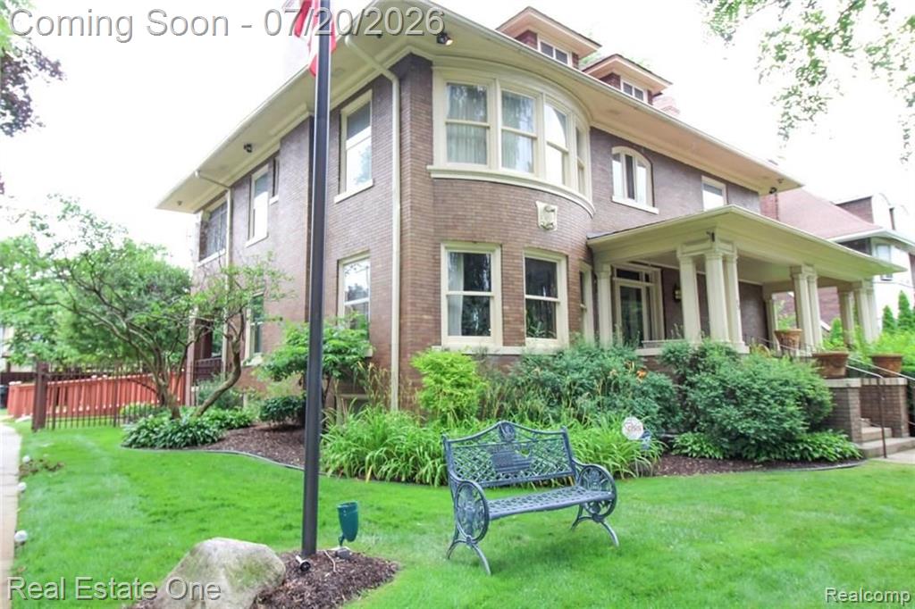 90 EDISON Street, Detroit, MI 48202 — Photo 2