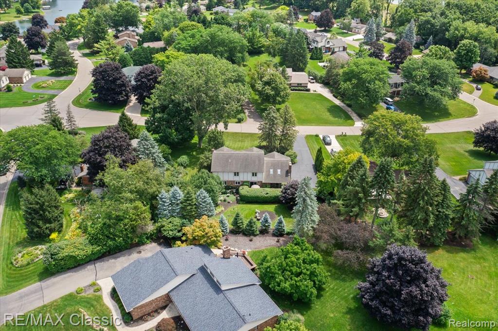 4815 Ravinewood Drive, Commerce Twp, MI 48382 — Photo 51