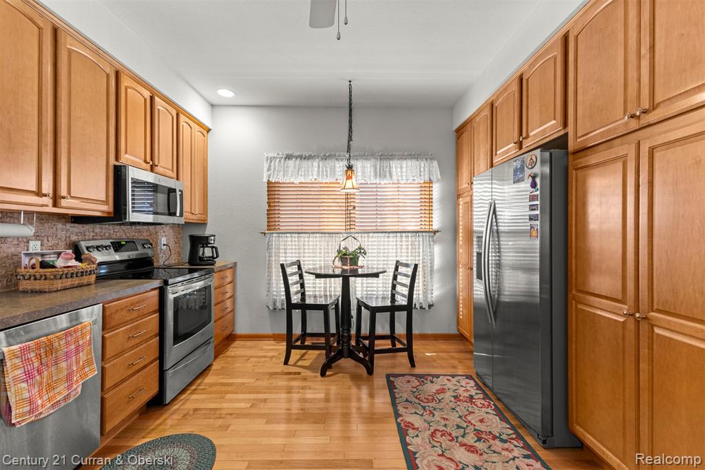 6858 Yorktown Place, Temperance, MI 48182 — Photo 21