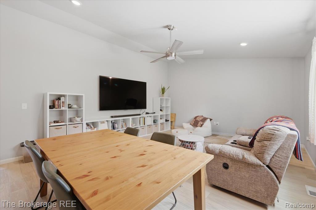 223 Creek Pointe Circle, Durand, MI 48429 — Photo 24