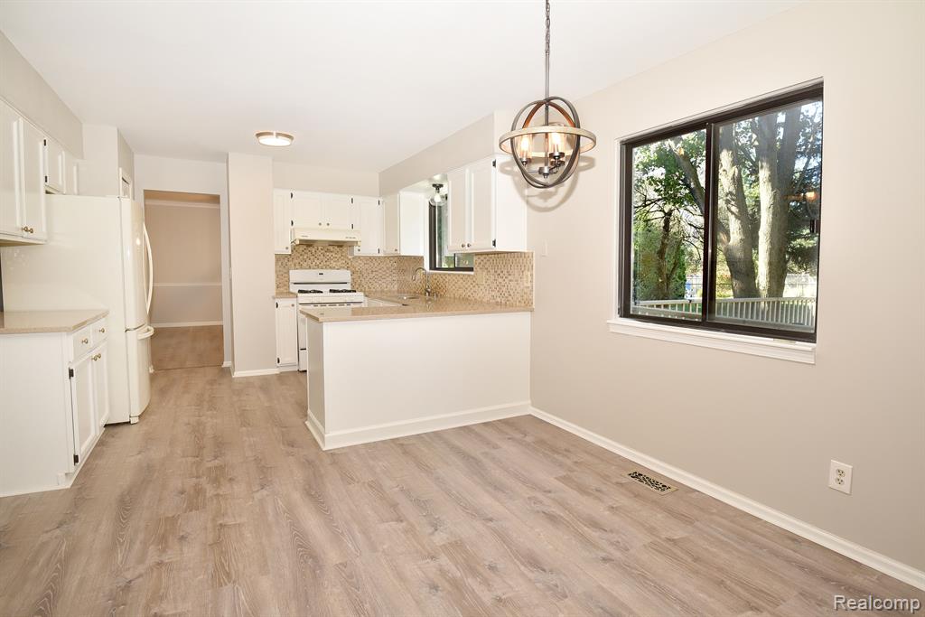 24945 SARAH FLYNN, Novi, MI — Photo 13