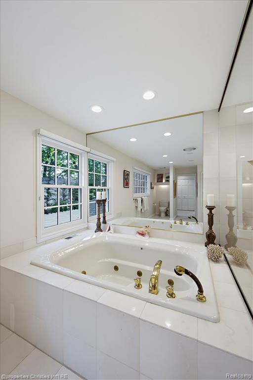 950 E Glengarry Circle, Bloomfield Hills, MI 48301 — Photo 35