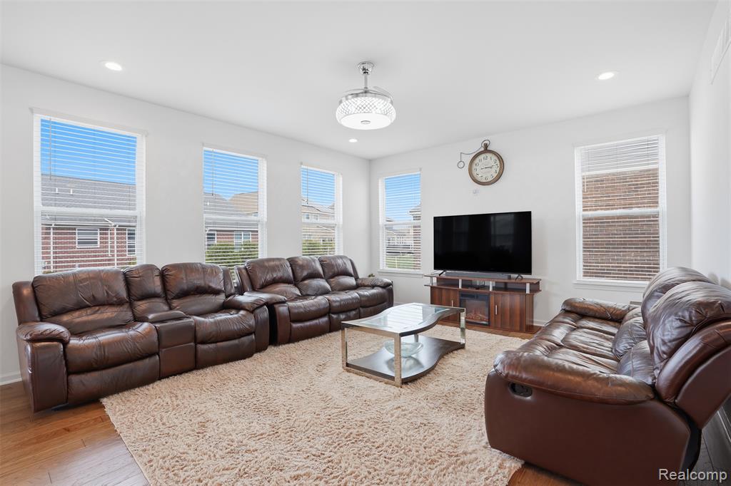 50782 Ross Street, Canton, MI 48187 — Photo 14