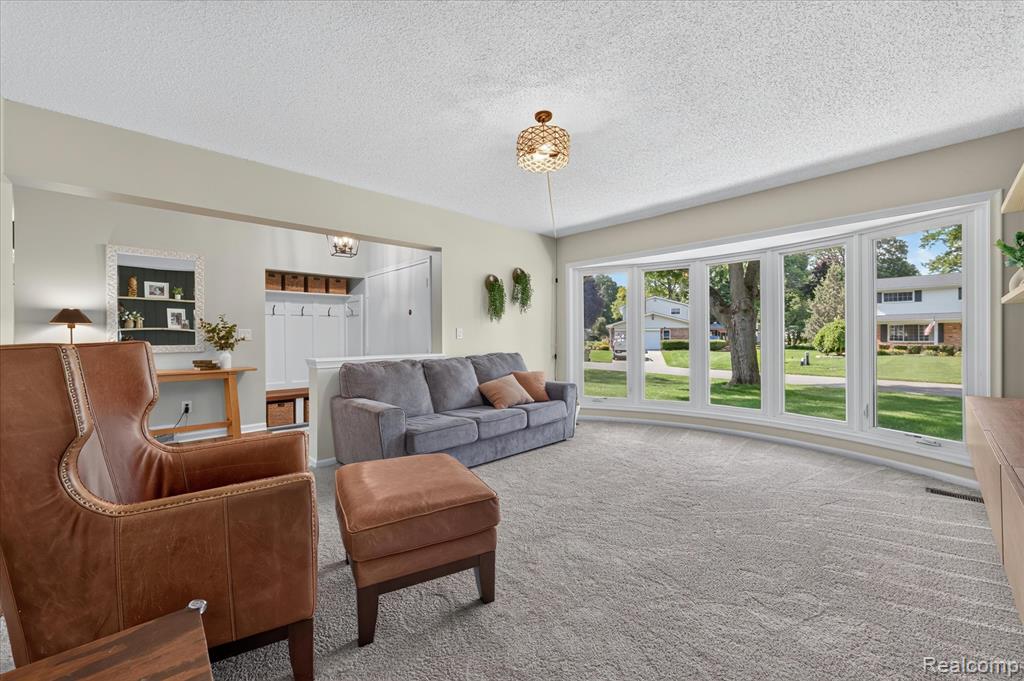 6646 Yarborough Drive, Utica, MI 48316 — Photo 11