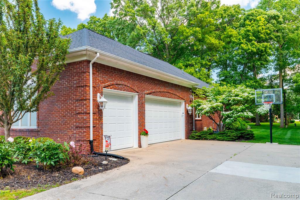 8454 Grays Drive, Grosse Ile, MI 48138 — Photo 45