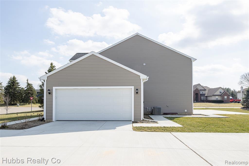 7340 Westminster Circle, Grand Blanc, MI 48439 — Photo 6