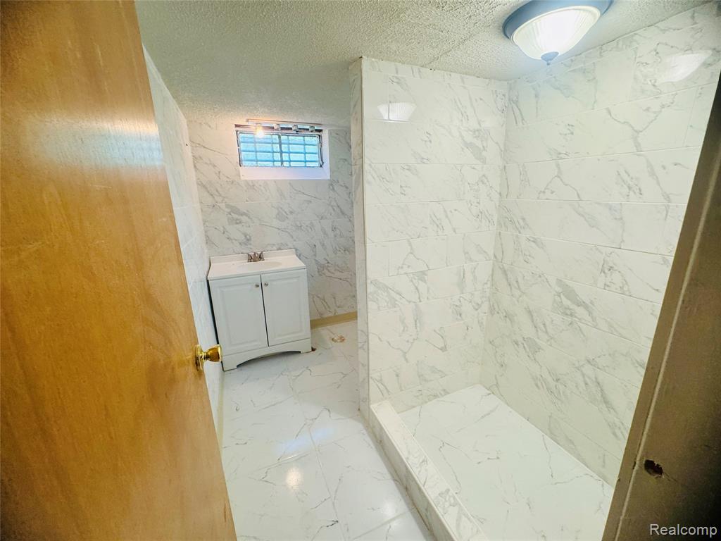 17221 Sunset Street, Hamtramck, MI 48212 — Photo 17