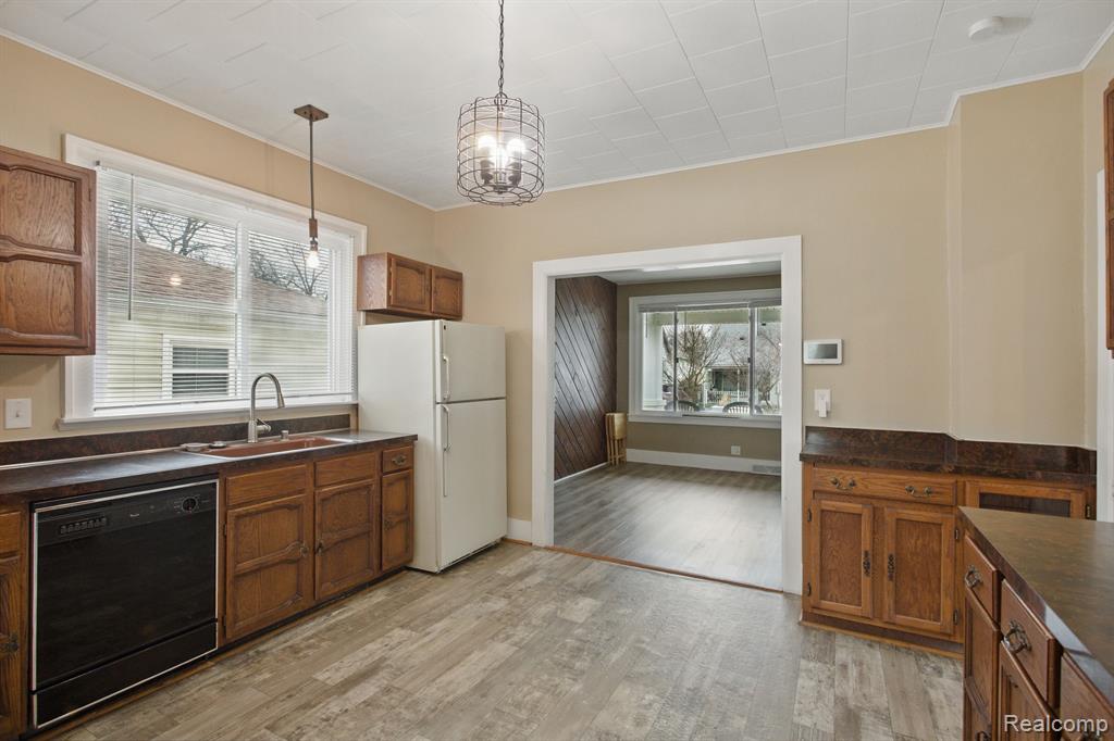 880 WHITE Avenue, Lincoln Park, MI 48146 — Photo 25