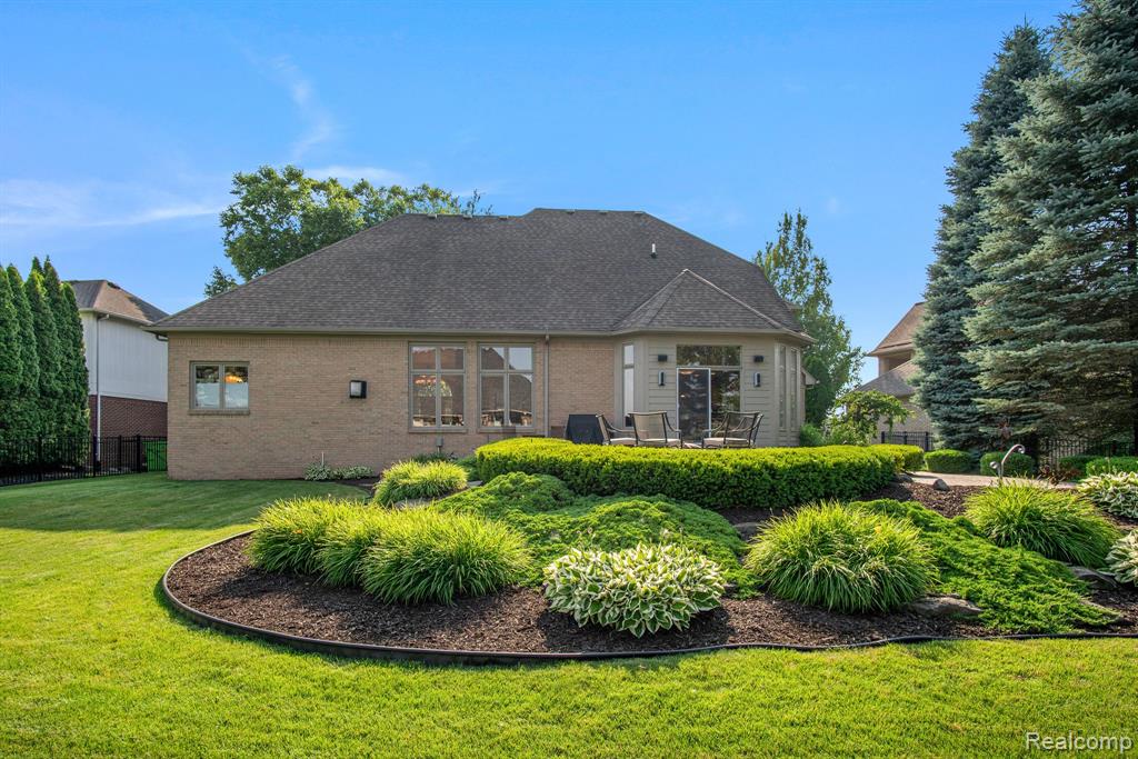 52260 Watkins Glen Drive, Macomb, MI 48042 — Photo 56