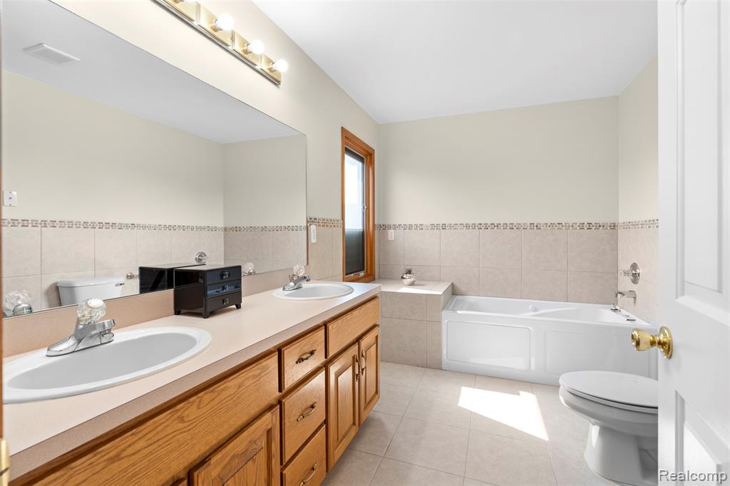 47668 Whippoorwill Drive, Macomb, MI 48044 — Photo 29