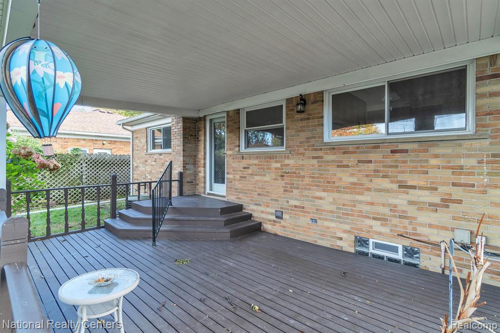 9001 E PERRIN Street, Livonia, MI 48150 — Photo 42