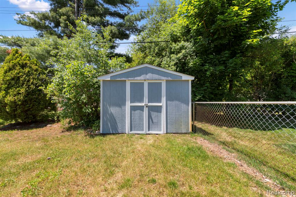 1570 Tamson Street, West Bloomfield, MI 48324 — Photo 47