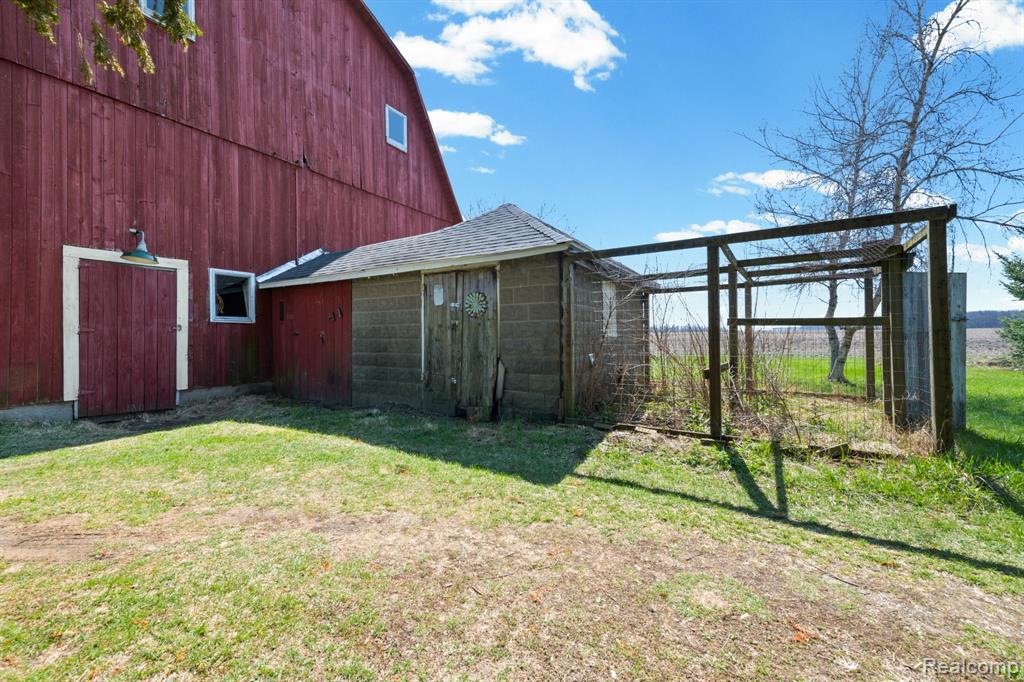 9269 Dixon Road, Monroe, MI 48161 — Photo 45