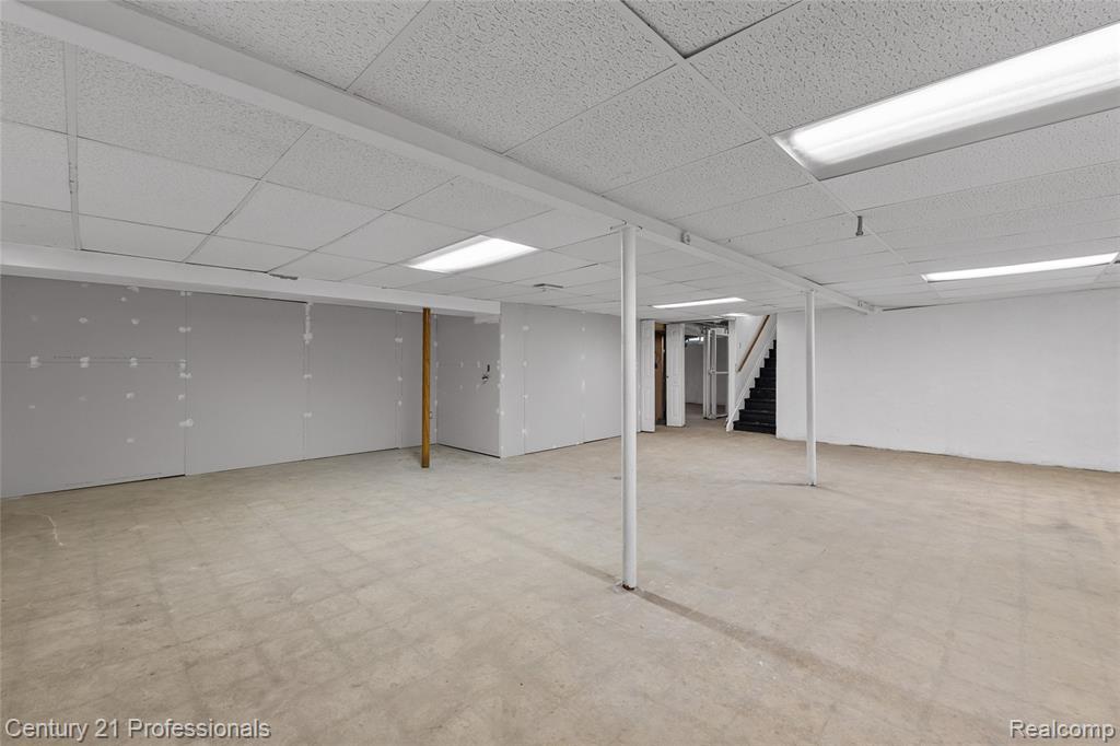 38106 Rockhill Street, Clinton Twp, MI 48036 — Photo 31