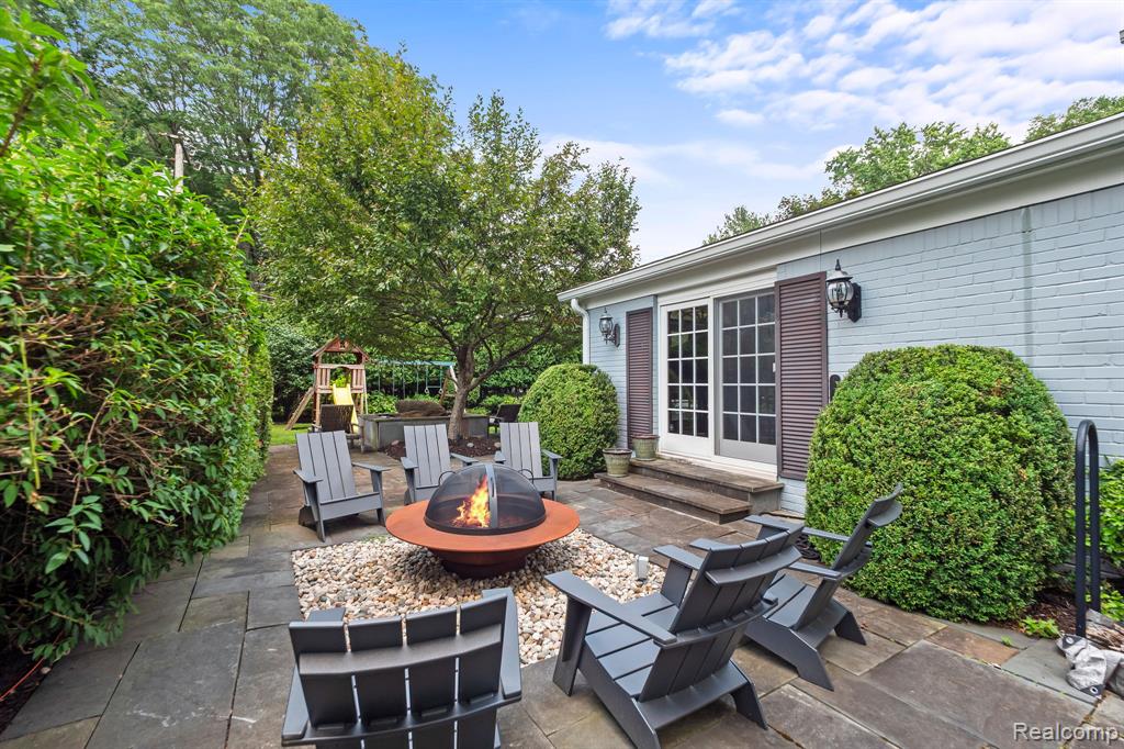 3390 Burning Bush Road, Bloomfield Hills, MI 48301 — Photo 50