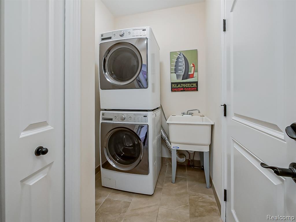 7212 Berry, West Bloomfield, MI — Photo 38