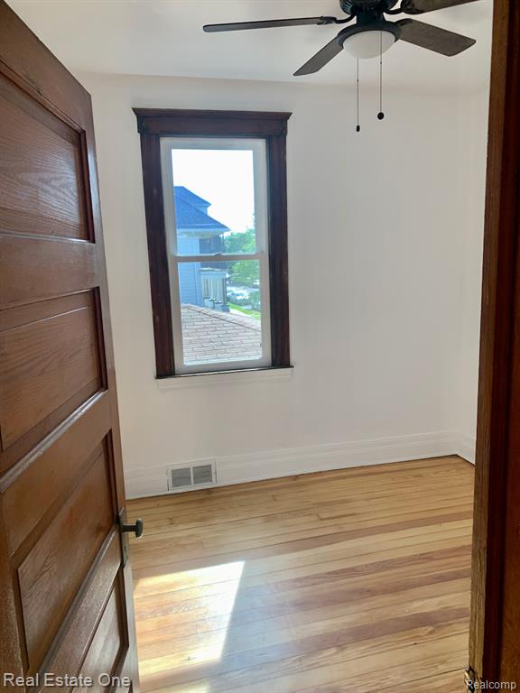 2454 Florian Street, Hamtramck, MI 48212 — Photo 33