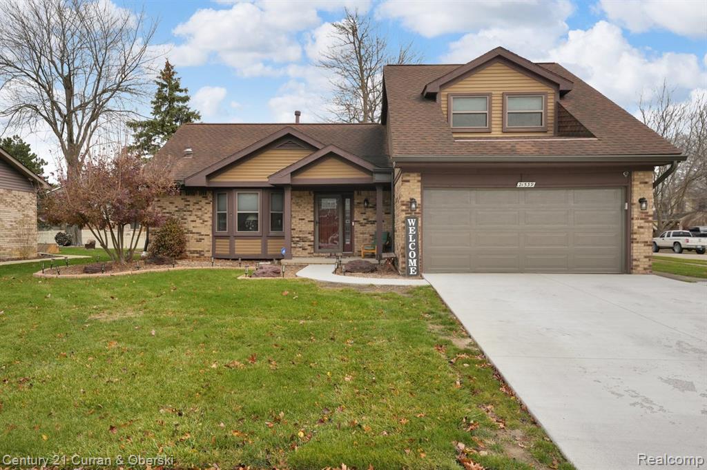 21539 Deerfield Drive, Woodhaven, MI 48183 — Photo 2