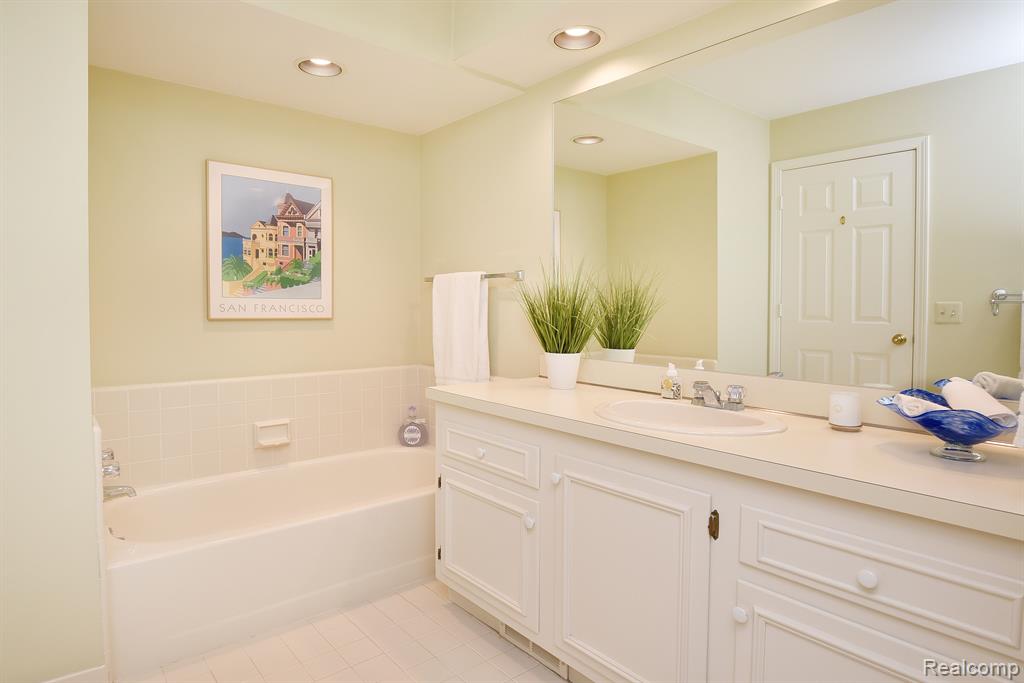 798 EMERSON WAY Court, Bloomfield Hills, MI 48304 — Photo 29