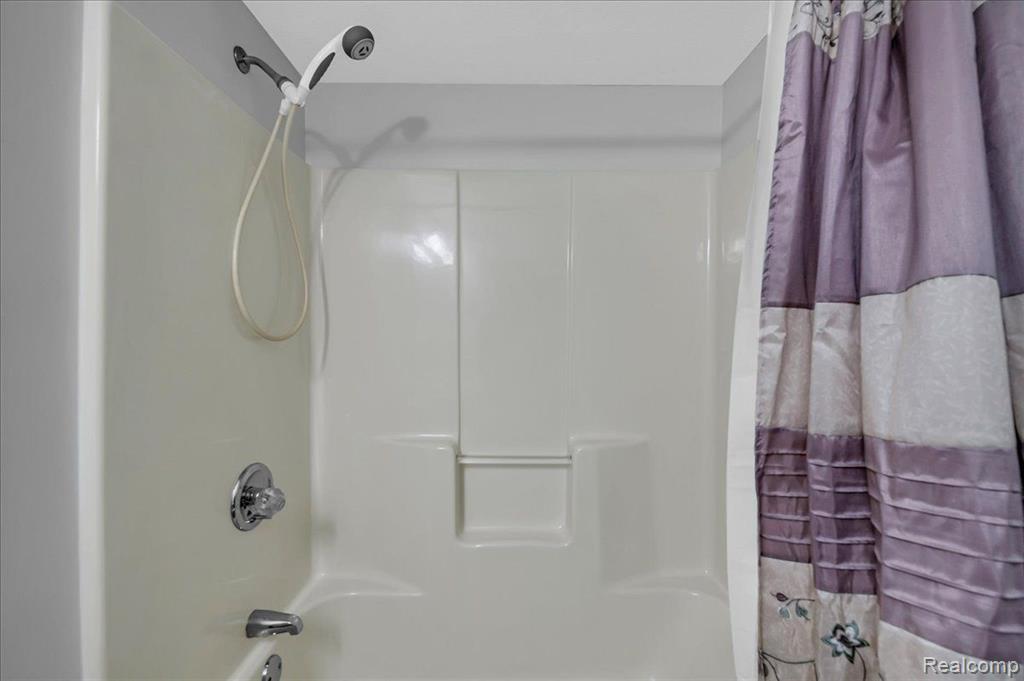 706 DONNALEE Drive, Monroe, MI 48162 — Photo 24